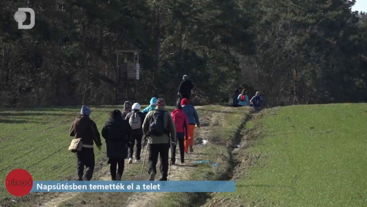 Napsütésben temették el a telet